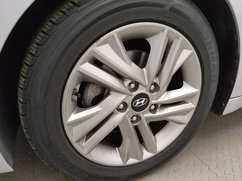 Used 2020 Hyundai Elantra SEL FWD image 31
