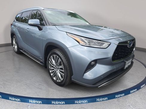Used 2021 Toyota Highlander Platinum AWD/4WD image 3