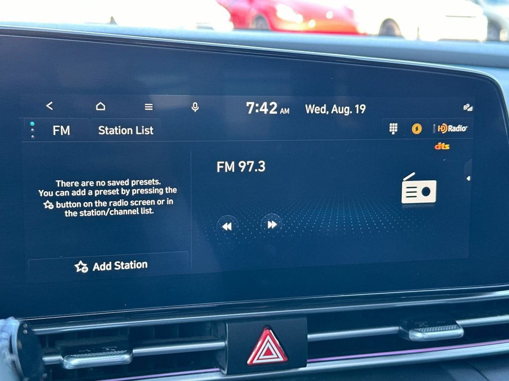 Used 2025 Hyundai Elantra Limited FWD image 22