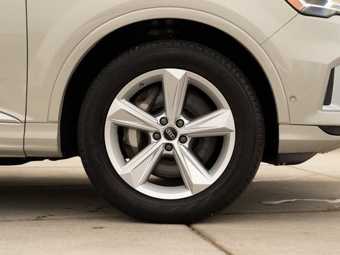 Certified 2023 Audi Q7 2.0T Premium w/ Convenience Package AWD/4WD image 33