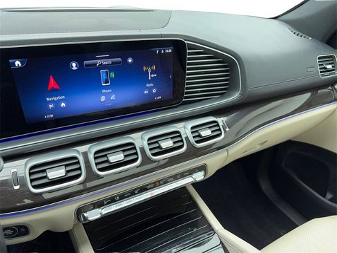 Used 2025 Mercedes-Benz GLS 450 4MATIC w/ AMG Line Exterior image 23