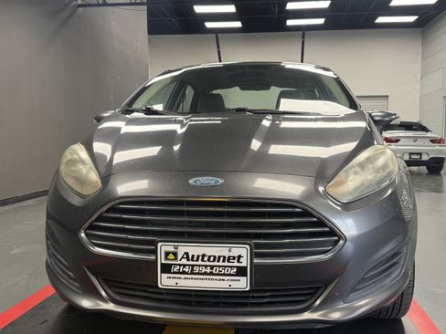 Used 2015 Ford Fiesta SE FWD image 3