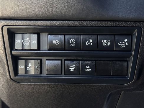Used 2024 Toyota Tundra Platinum AWD/4WD image 24