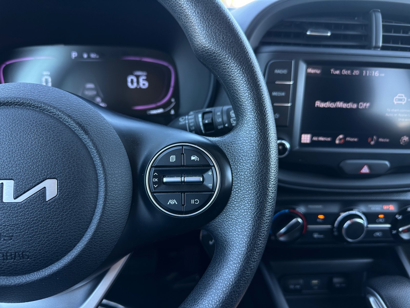 Used 2024 Kia Soul LX w/ LX Technology Package FWD image 24