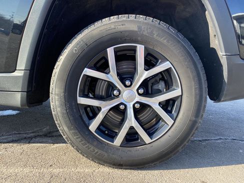 Used 2024 Jeep Grand Cherokee L Limited w/ Luxury Tech Group II image 28