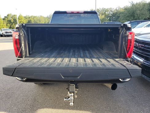 Used 2024 GMC Sierra 3500 Denali Ultimate AWD/4WD image 9