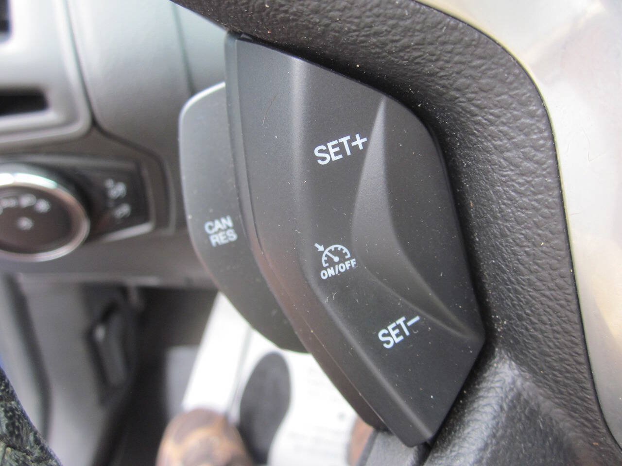 Used 2014 Ford Focus SE w/ Equipment Group 201A FWD image 18