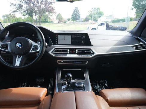 Used 2022 BMW X7 xDrive40i w/ M Sport Package AWD/4WD image 18