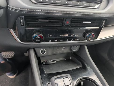 Used 2021 Nissan Rogue SV AWD/4WD image 32