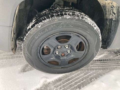 Used 2019 Jeep Renegade Sport image 31