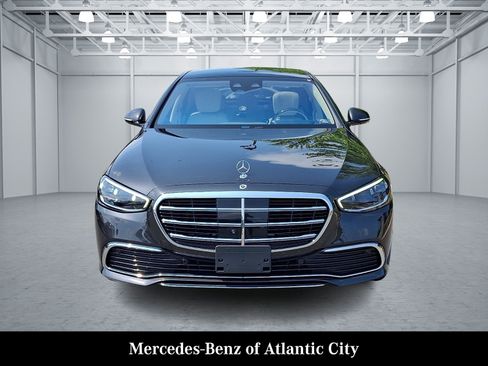 Used 2023 Mercedes-Benz S 500 4MATIC image 2