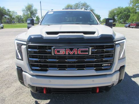 New 2026 GMC Sierra 2500 AT4 w/ AT4 Premium Plus Package AWD/4WD image 12