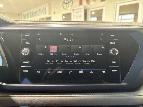 Used 2024 Volkswagen Taos SE FWD image 17