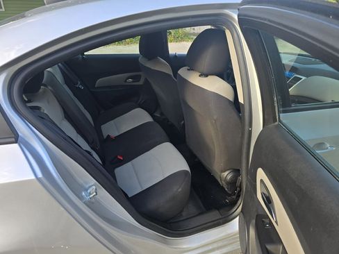 Used 2015 Chevrolet Cruze LS image 13