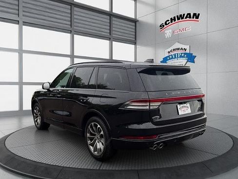 Used 2025 Lincoln Aviator AWD w/ Jet Appearance Package image 6
