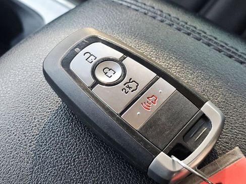 Used 2022 Ford Edge SEL image 33