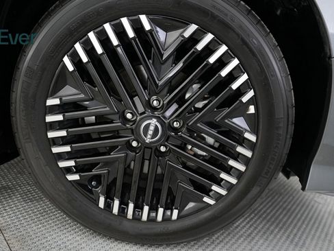 Used 2024 Nissan Leaf SV Plus image 19