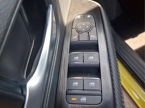 New 2026 Nissan Kicks SR AWD/4WD image 18