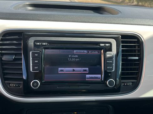 Used 2013 Volkswagen Beetle 2.5 image 25