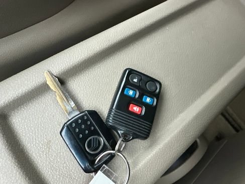 Used 2007 Mercury Monterey Luxury FWD image 6