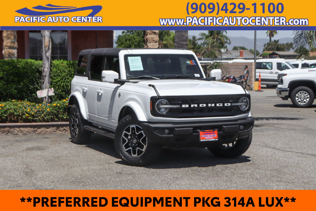 Used 2024 Ford Bronco Outer Banks AWD/4WD image 1