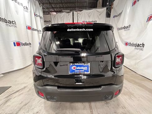 Used 2023 Jeep Renegade Latitude AWD/4WD image 6