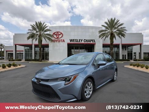 Used 2021 Toyota Corolla LE FWD image 1