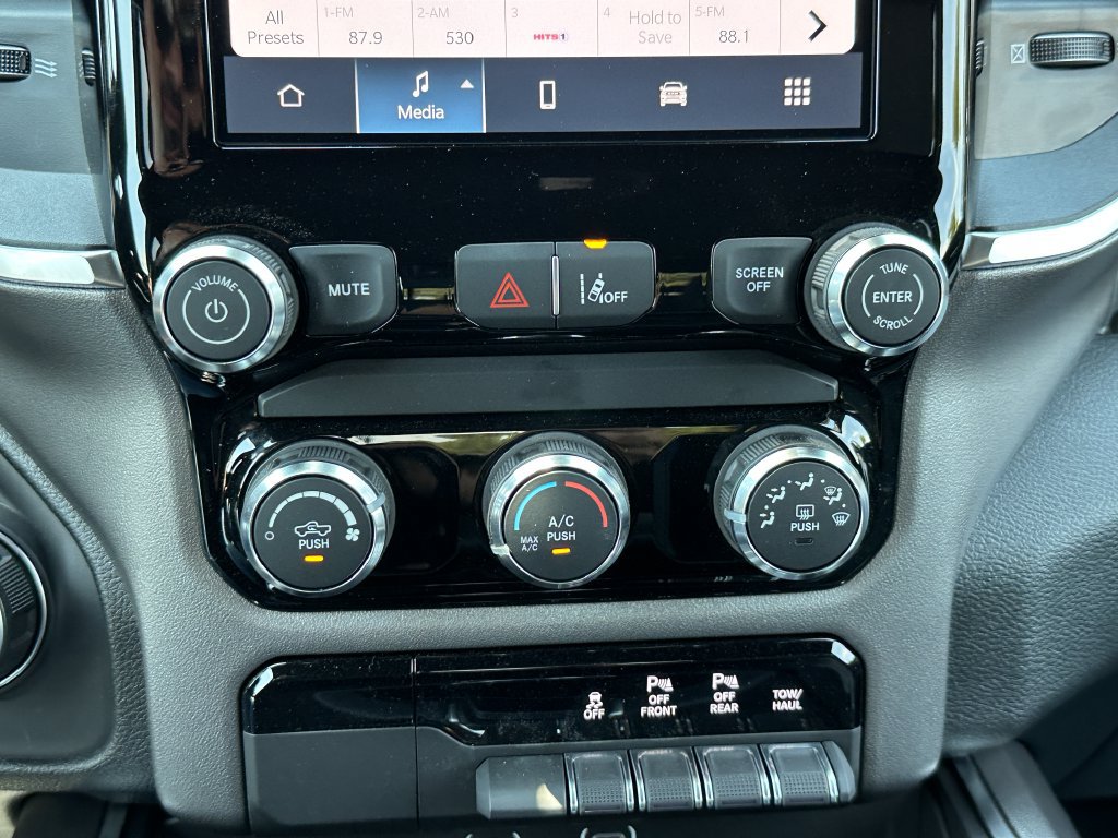 New 2026 RAM 1500 Express AWD/4WD image 25