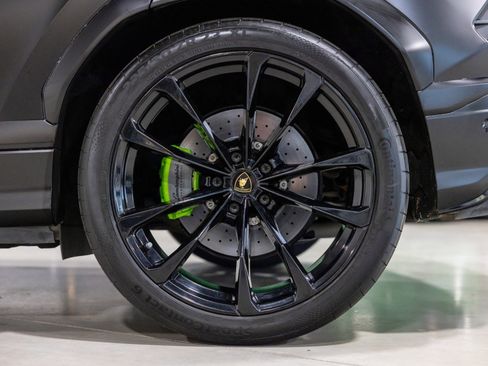 Used 2022 Lamborghini Urus image 17
