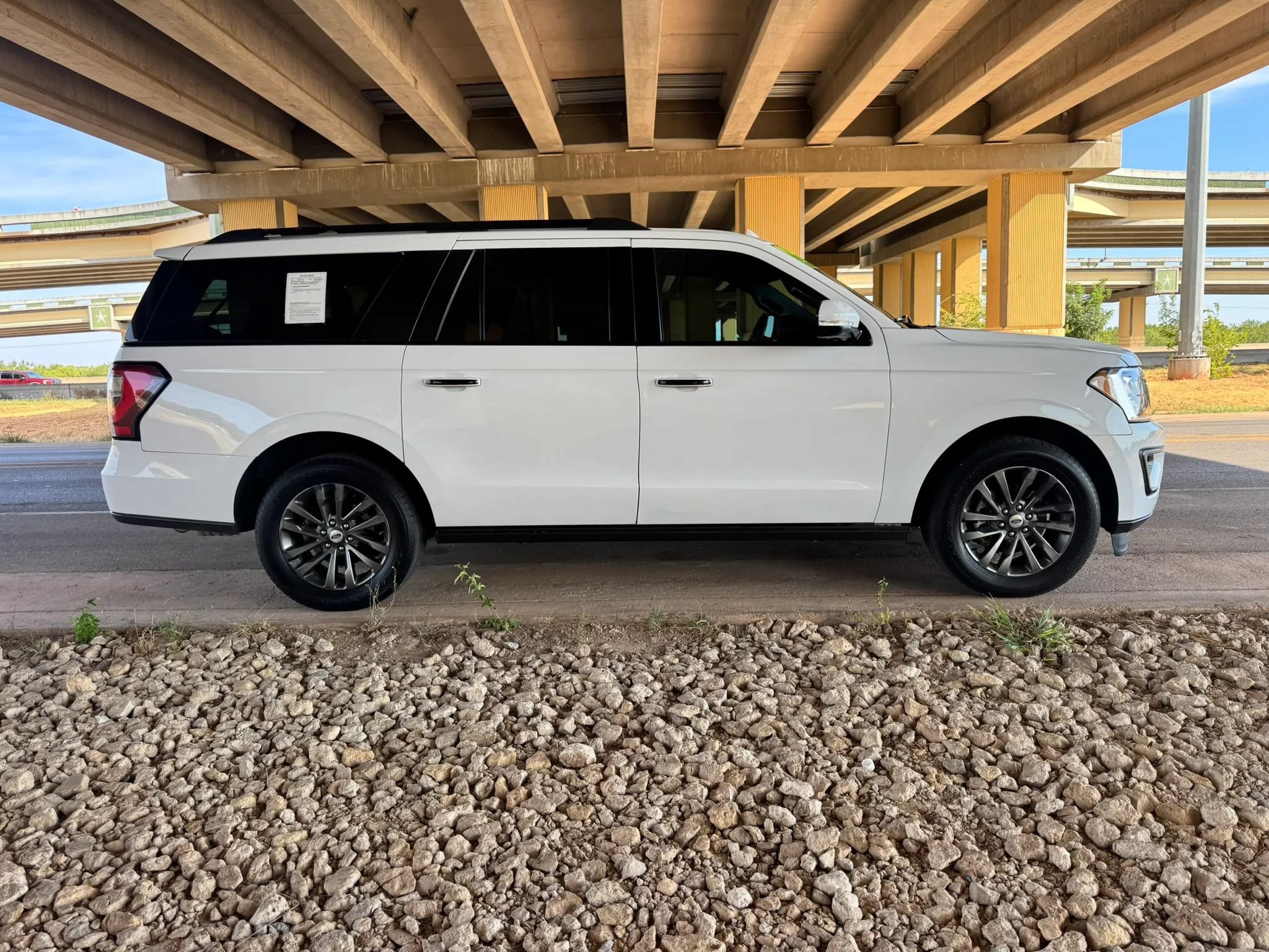 Used 2021 Ford Expedition Max Limited RWD image 2