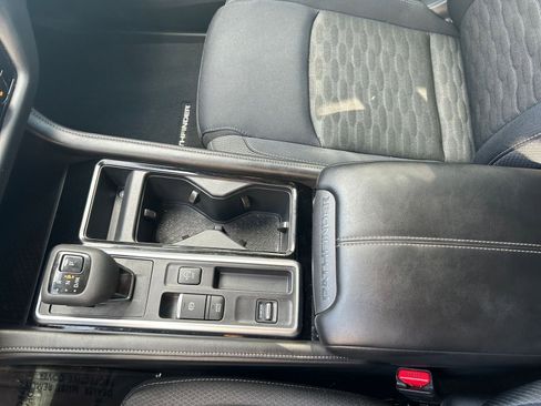 Used 2025 Nissan Pathfinder SV image 41