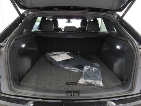 New 2025 Volkswagen Atlas Cross Sport SE image 23