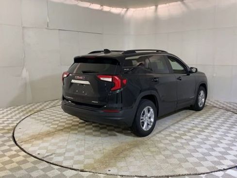 Used 2023 GMC Terrain SLE w/ Driver Convenience Package image 8
