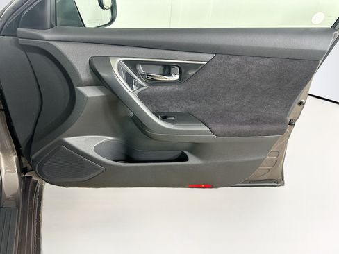 Used 2013 Nissan Altima 2.5 S FWD image 29