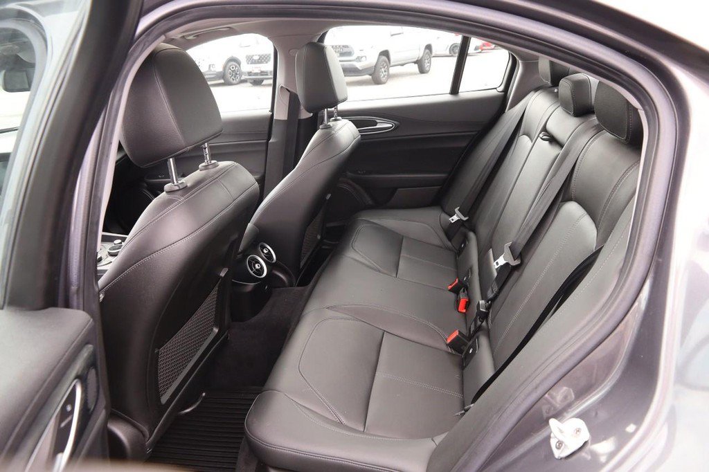 Used 2019 Alfa Romeo Giulia AWD image 10