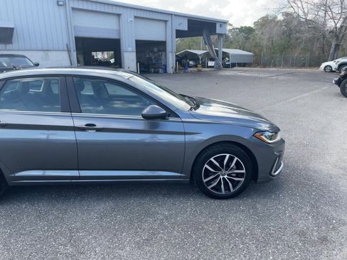 Used 2025 Volkswagen Jetta SE image 16