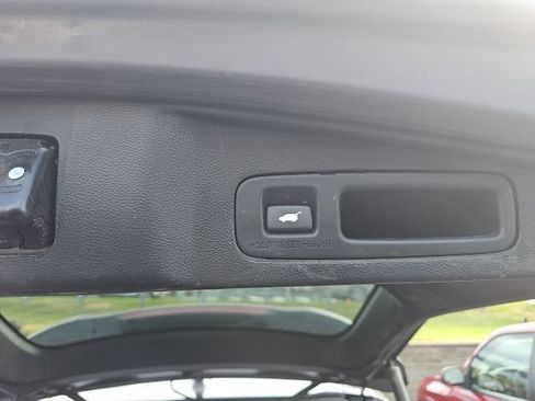 Used 2020 Honda CR-V Touring image 8