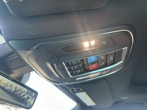 Used 2024 Jeep Grand Cherokee L Limited w/ Luxury Tech Group II image 17