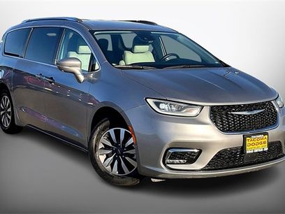 Used 2021 Chrysler Pacifica Touring-L
