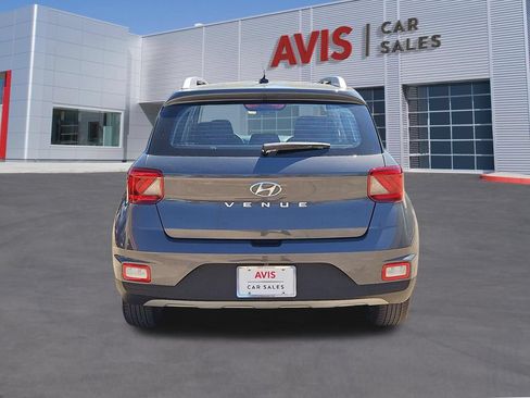 Used 2025 Hyundai Venue SEL FWD image 7