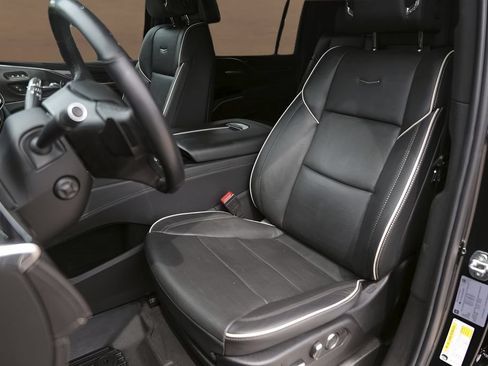 Used 2021 Cadillac Escalade ESV Sport w/ Driver Assist Tech Package AWD/4WD image 7