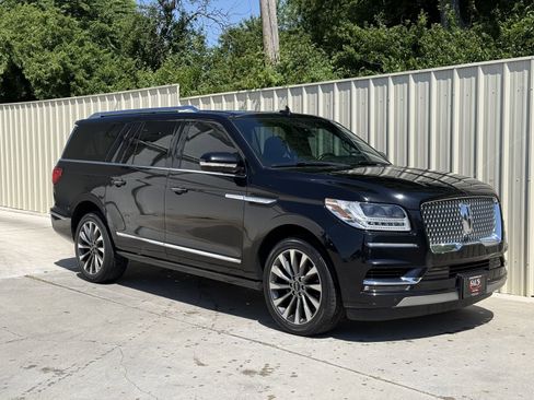 Used 2020 Lincoln Navigator L Reserve RWD image 3
