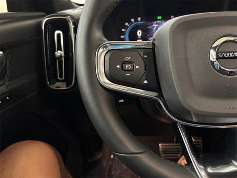 Certified 2022 Volvo XC40 P8 Recharge Plus image 26