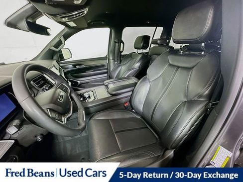 Used 2024 Jeep Wagoneer L Series II w/ Flexible Seating Group image 23