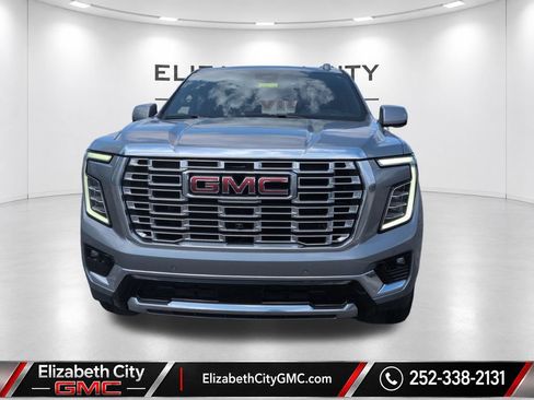 Used 2025 GMC Yukon Denali AWD/4WD image 3