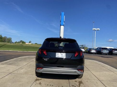 Used 2025 Hyundai Tucson SE FWD image 10