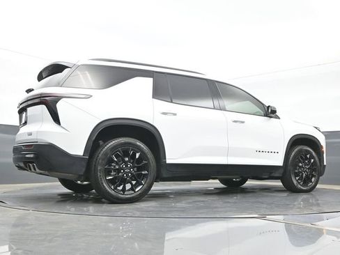 Used 2025 Chevrolet Traverse LT w/ Midnight/Sport Edition FWD image 25