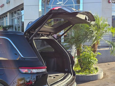 Used 2024 Jeep Grand Cherokee Limited 4xe AWD/4WD image 9