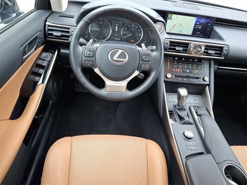 Used 2018 Lexus IS 300 AWD image 2