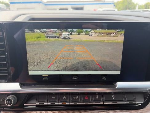 Used 2024 Chevrolet Silverado 1500 LT Trail Boss w/ Convenience Package II AWD/4WD image 19